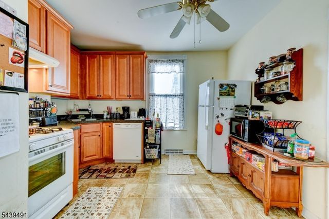 185 W Cliff St, Somerville Boro, NJ 08876