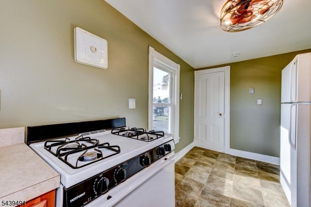 185 W Cliff St, Somerville Boro, NJ 08876