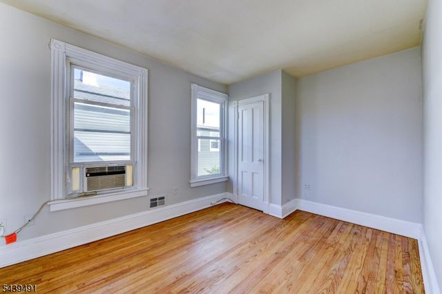 185 W Cliff St, Somerville Boro, NJ 08876