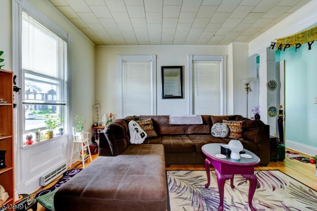 185 W Cliff St, Somerville Boro, NJ 08876