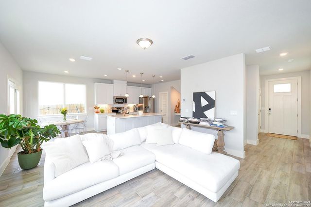 16011 Babcock Rd Unit 13, San Antonio, TX 78255