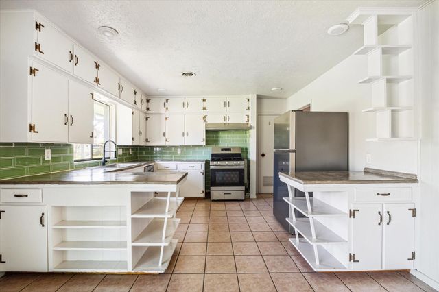 4014 Willow Springs Lane, Houston, TX 77080