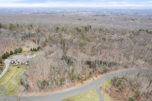 24 Parsons Way, Avon, CT 06001