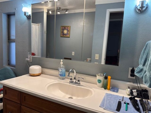 2085 E Packard Avenue, Kingman, AZ 86409