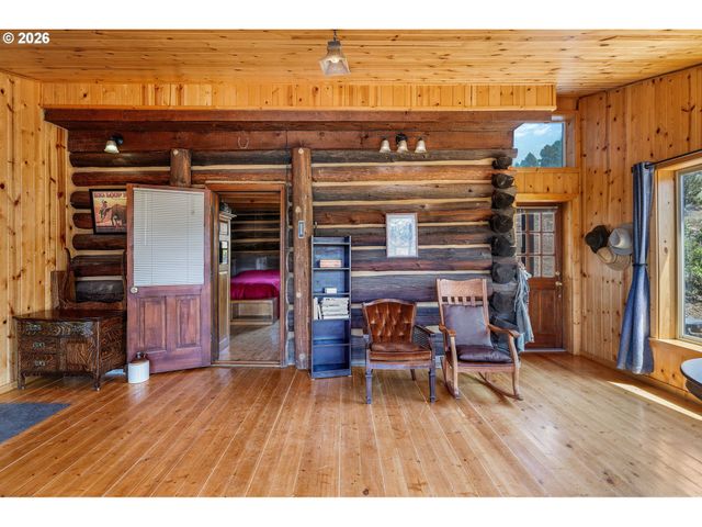 N Hwy 395, Mount Vernon, OR 97865