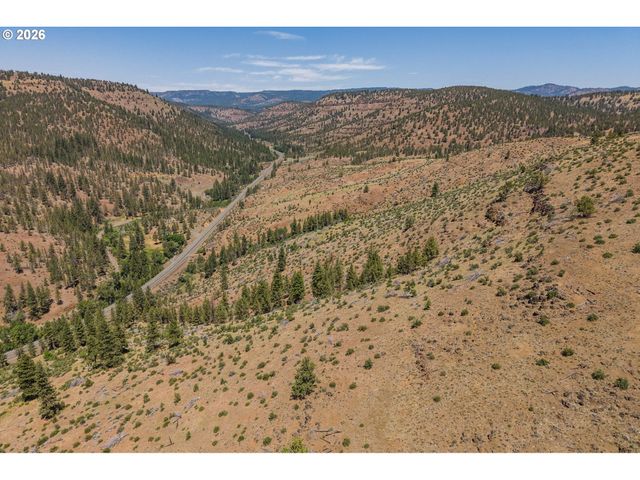N Hwy 395, Mount Vernon, OR 97865