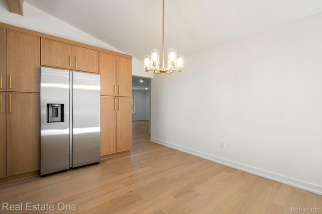 1227 Shallowdale Drive, Troy, MI 48085