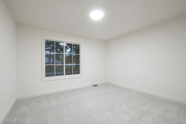 1227 Shallowdale Drive, Troy, MI 48085
