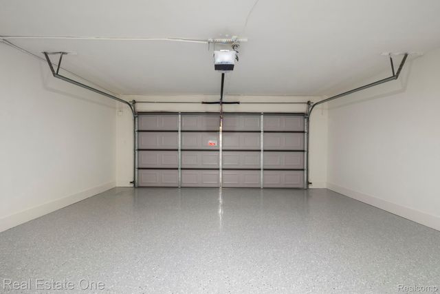 1227 Shallowdale Drive, Troy, MI 48085