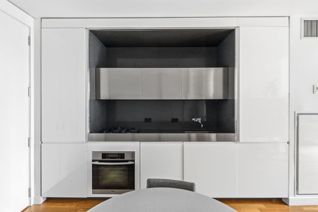 15 William St Apt 10B, New York City, NY 10005