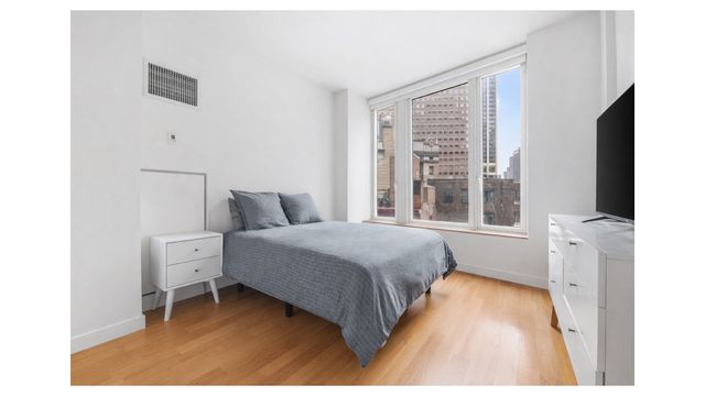 15 William St Apt 10B, New York City, NY 10005