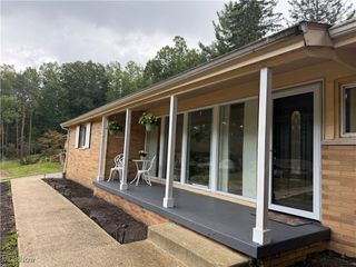 11004 Greenhaven Pky, Brecksville, OH 44141