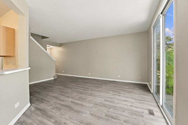 1535 Spaulding Road 1535, Bartlett, IL 60103
