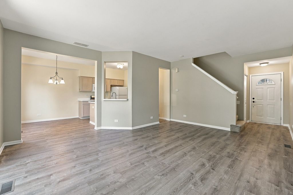 1535 Spaulding Road 1535, Bartlett, IL 60103 — photo 2