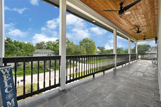 203 Dwire Drive, La Porte, TX 77571