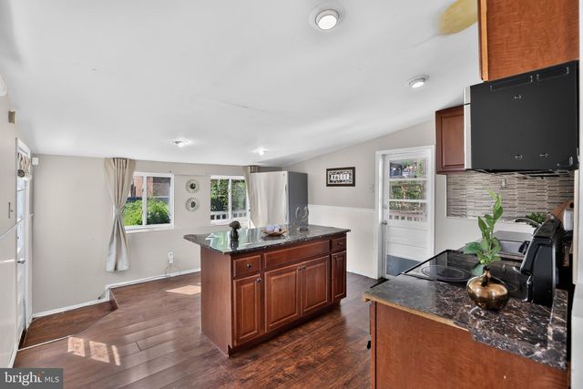916 SPRUCE ST, Collingdale, PA 19023
