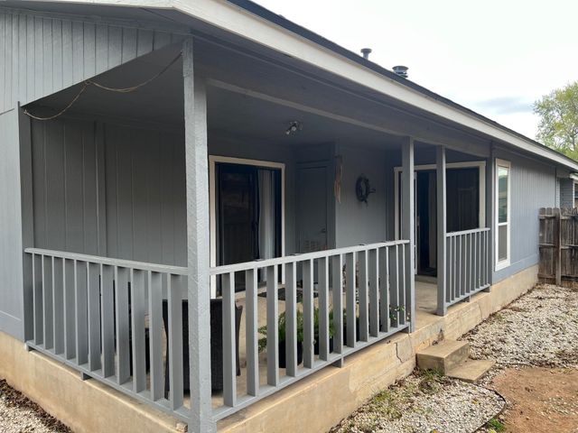 1311 Barbara DR, San Marcos, TX 78666