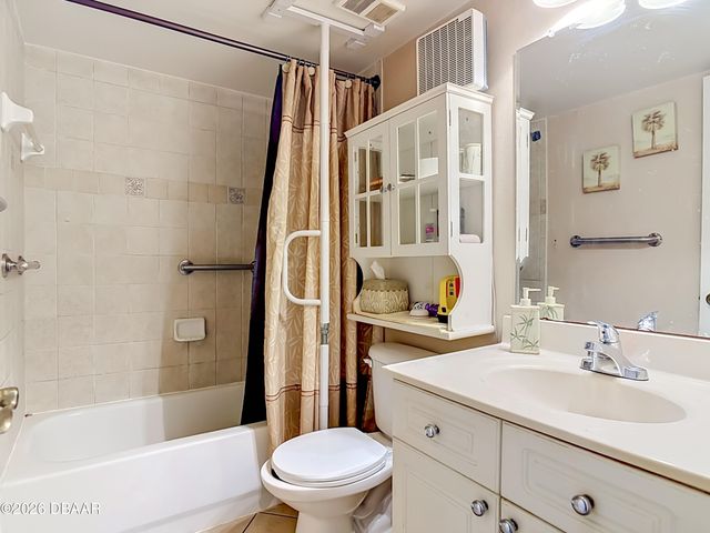 145 N Halifax Ave Apt 304, Daytona Beach, FL 32118