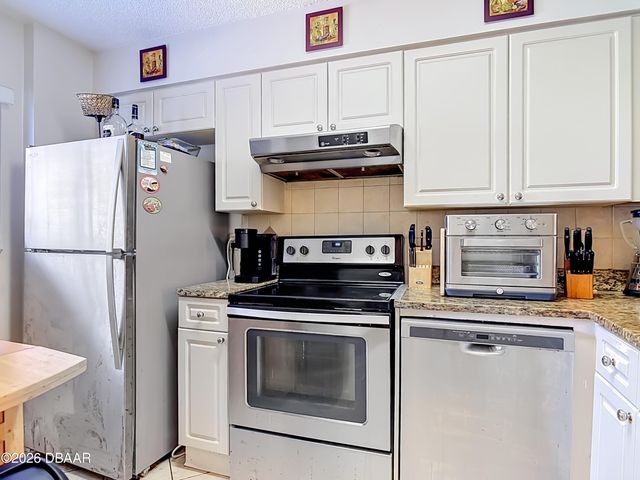 145 N Halifax Ave Apt 304, Daytona Beach, FL 32118