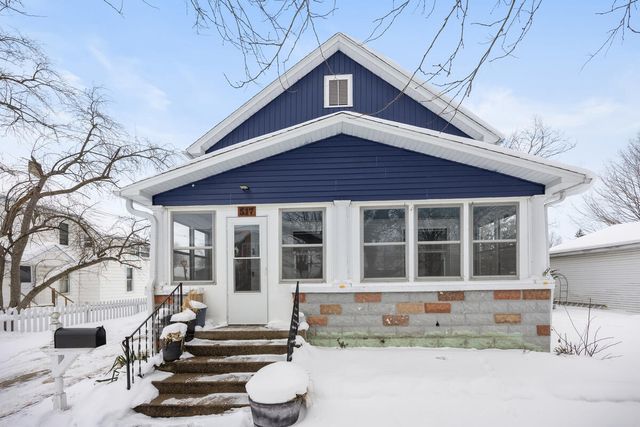 517 Elm Street SE, Lowell, MI 49331