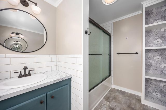 517 Elm Street SE, Lowell, MI 49331