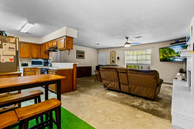 163 Westwood Drive E, Trinity, TX 75862