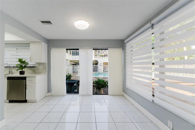 2570 Coral Springs Dr 2570, Coral Springs, FL 33065