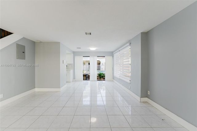 2570 Coral Springs Dr 2570, Coral Springs, FL 33065