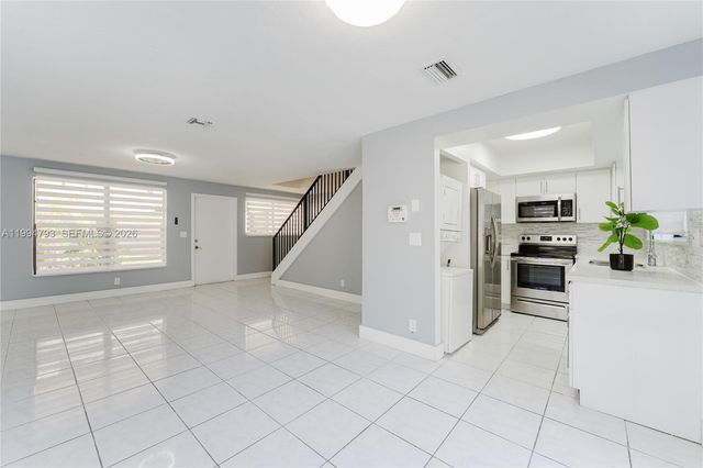 2570 Coral Springs Dr 2570, Coral Springs, FL 33065