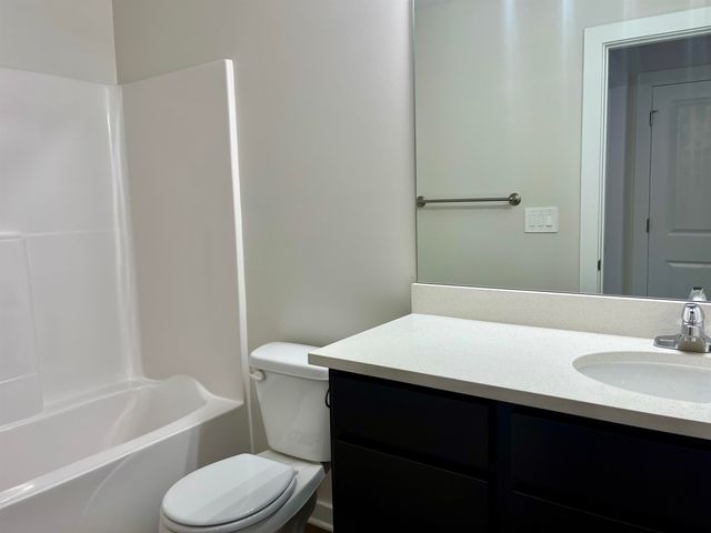 2078-2080 N Reece Ct, Goddard, KS 67052