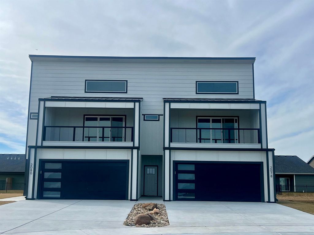 2078-2080 N Reece Ct, Goddard, KS 67052