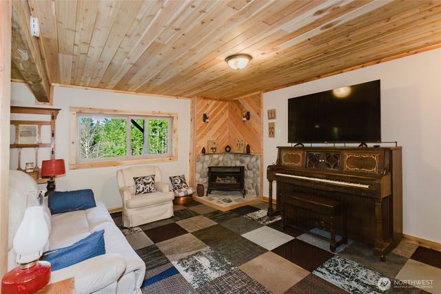 62 NE Southridge Drive, Belfair, WA 98528