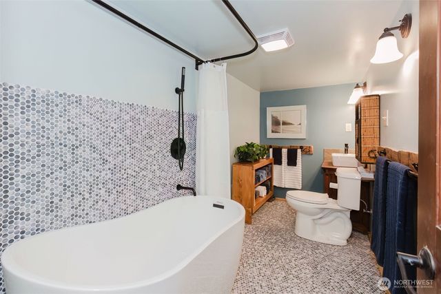 62 NE Southridge Drive, Belfair, WA 98528