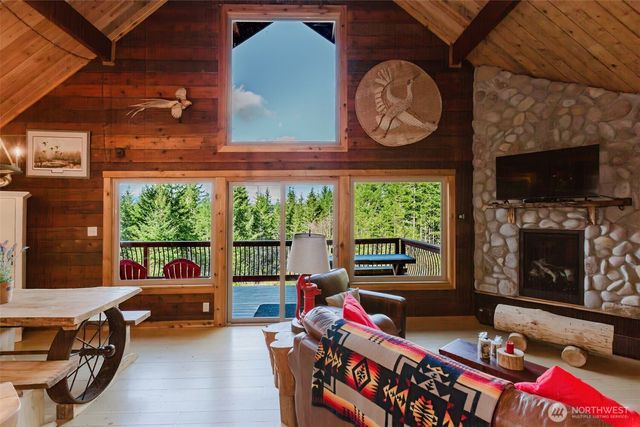 62 NE Southridge Drive, Belfair, WA 98528
