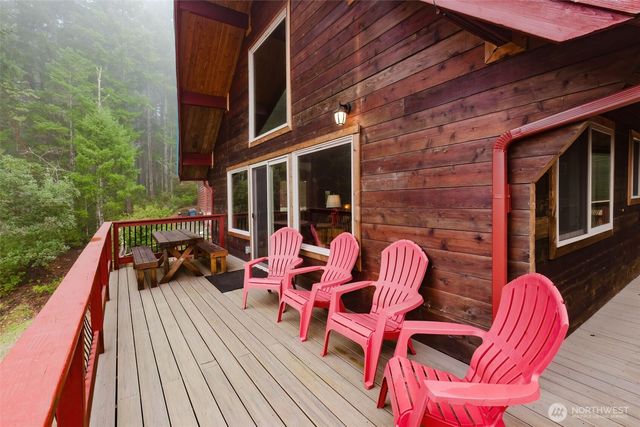 62 NE Southridge Drive, Belfair, WA 98528