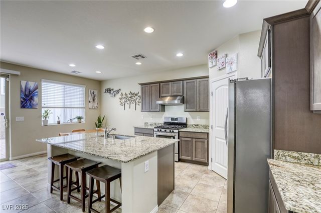 9232 White Sapphire Court, Las Vegas, NV 89178