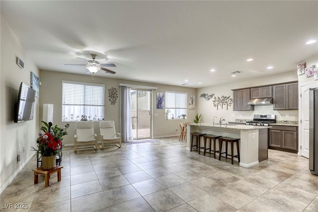 9232 White Sapphire Court, Las Vegas, NV 89178