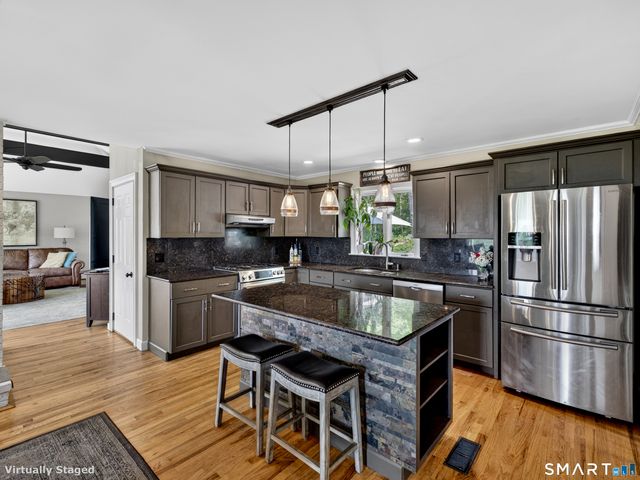 9 Barley Hill Road, Old Saybrook, CT 06475