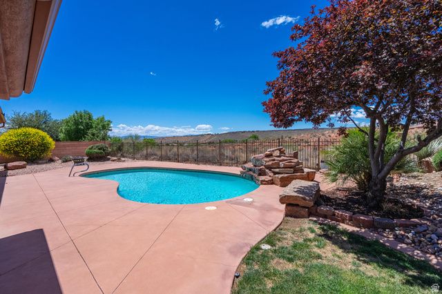 2187 N TERRITORY CANYON DR, Washington, UT 84780