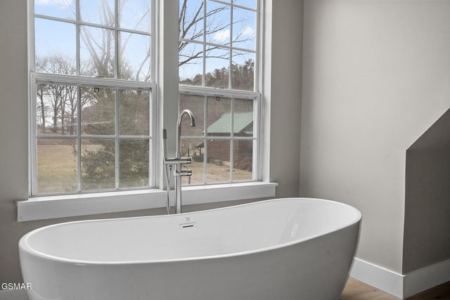 1853 Bluff Mountain Road, Sevierville, TN 37876