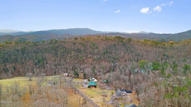 1853 Bluff Mountain Road, Sevierville, TN 37876