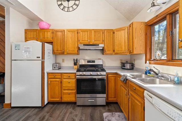 17 Burgdorf Drive, Madison, NH 03849
