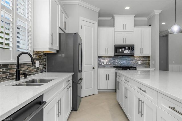 19728 Estero Pointe LN, Fort Myers, FL 33908