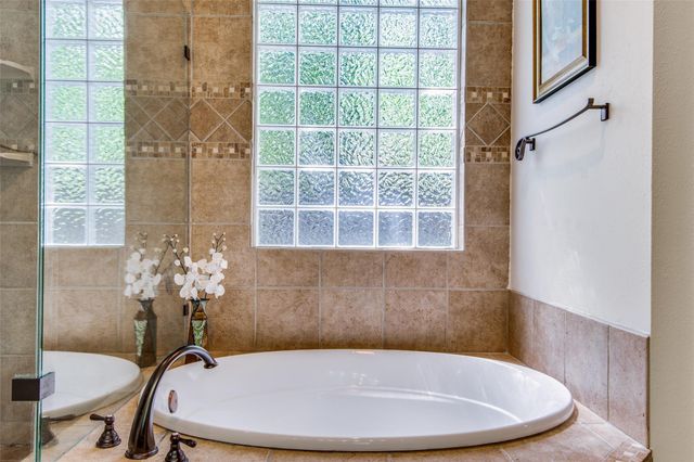 34 Ginger Bay Place, The Woodlands, TX 77382