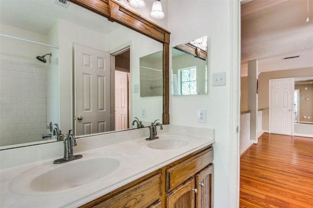 34 Ginger Bay Place, The Woodlands, TX 77382