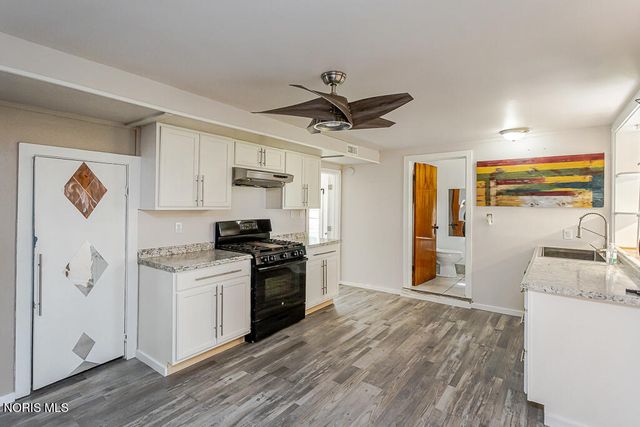 210 E Poe Road, Bowling Green, OH 43402