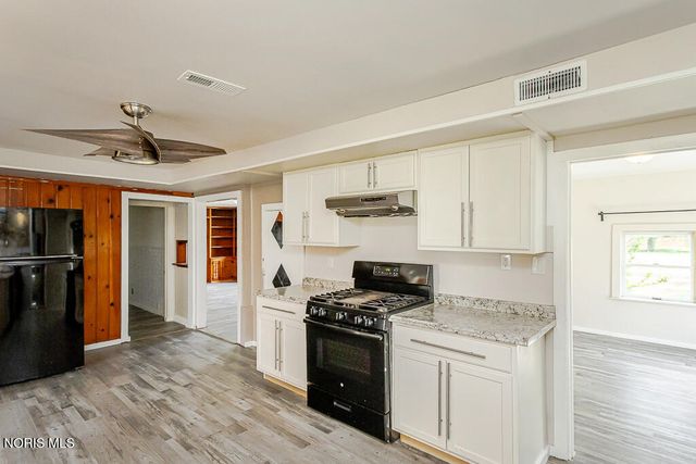 210 E Poe Road, Bowling Green, OH 43402