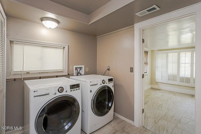 210 E Poe Road, Bowling Green, OH 43402