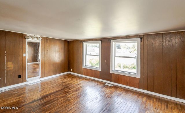210 E Poe Road, Bowling Green, OH 43402