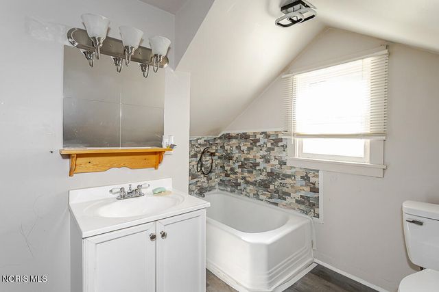 210 E Poe Road, Bowling Green, OH 43402